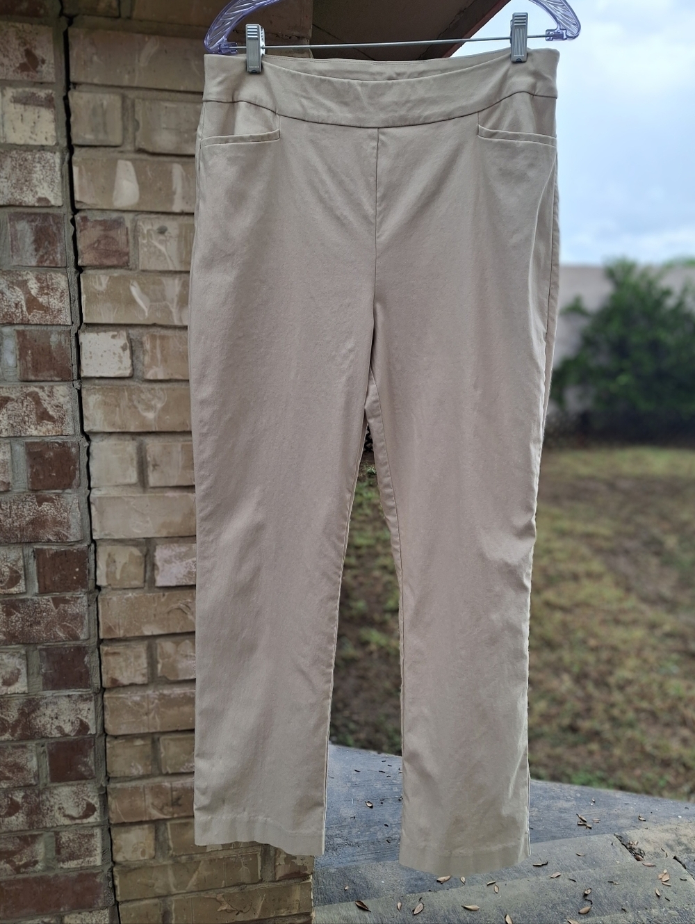 Chico's Pull-On Straight Leg Stretchy Beige Rayon Blend Pants Women Size 2 Large - Picture 3 of 15
